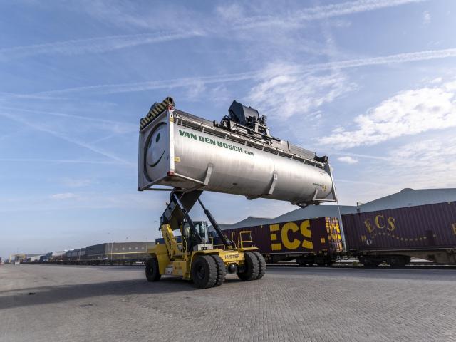 Dry Bulk transport UK